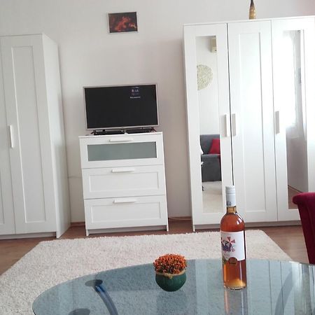 Eger Apartman Екстериор снимка