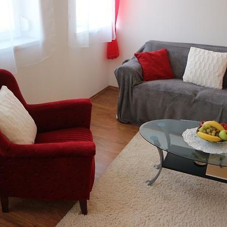 Eger Apartman Екстериор снимка