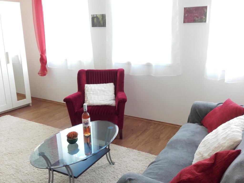 Eger Apartman Екстериор снимка