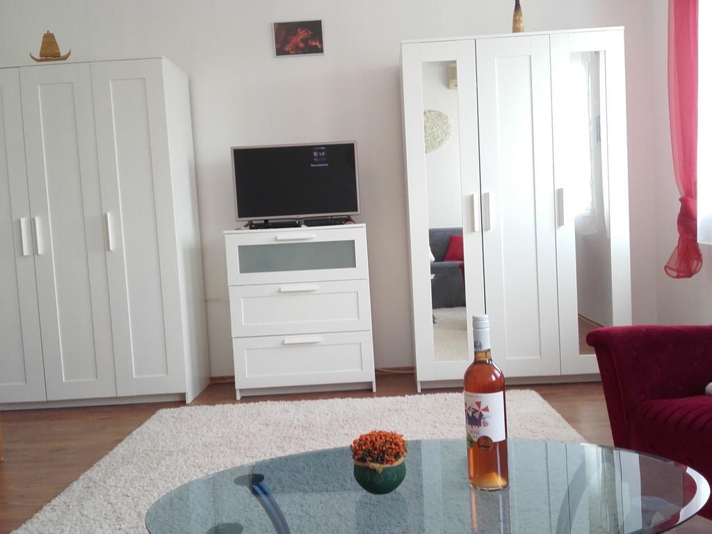 Eger Apartman Екстериор снимка