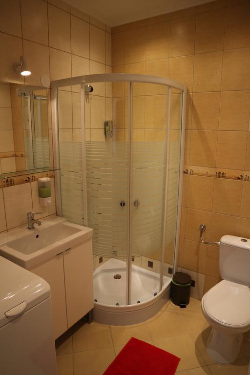 Eger Apartman Екстериор снимка