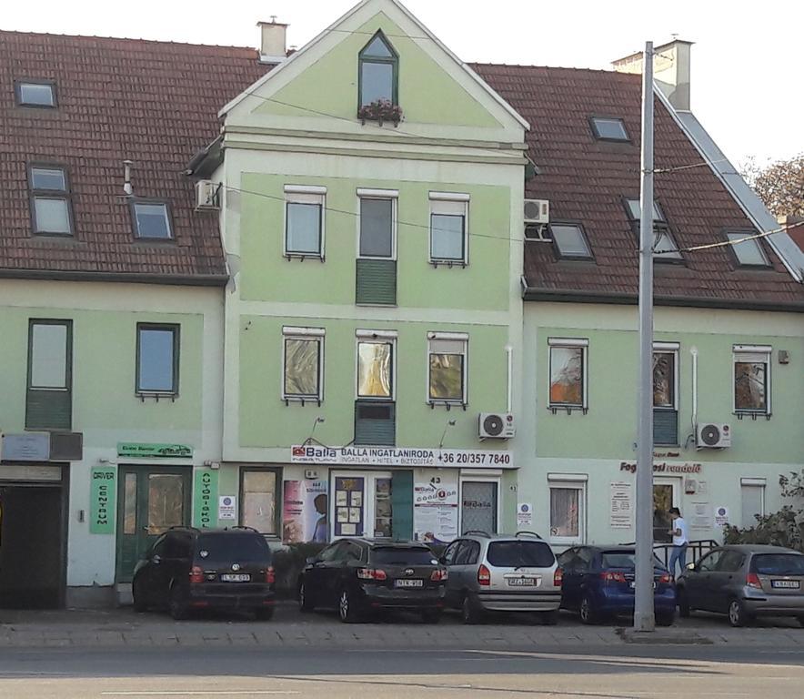 Eger Apartman Екстериор снимка